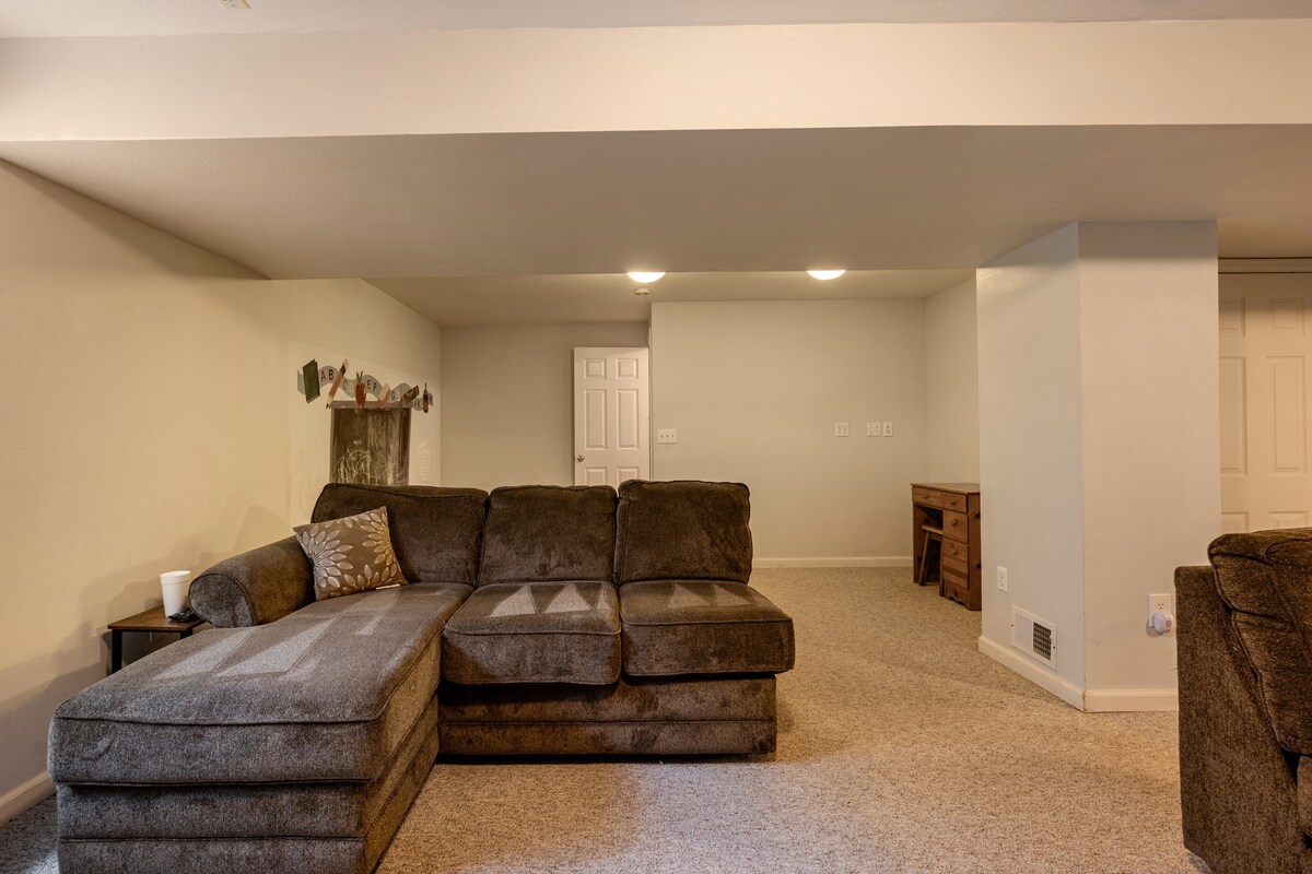 Successful Airbnb property: Four BDR Home in Cheyenne with Gazebo/Fire Table in Cheyenne