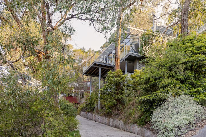 Lorne Luxury views to the bay