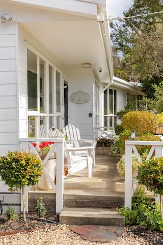 Dual living house, perfect for 2 families