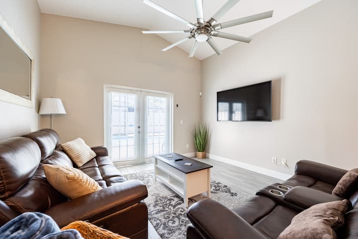 Heated Pool No Fee ! 3 Bedroom Super Clean! - Celebration, FL