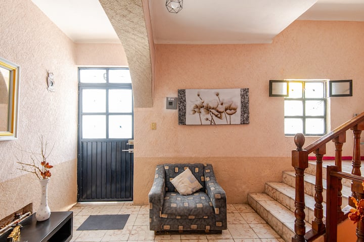Casa Con Cochera En El Centro Histórico - Guanajuato