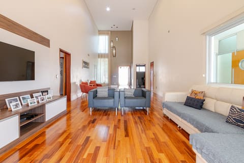 Anúncio popular: High-end home with Private BT/FTV Arena em Boituva