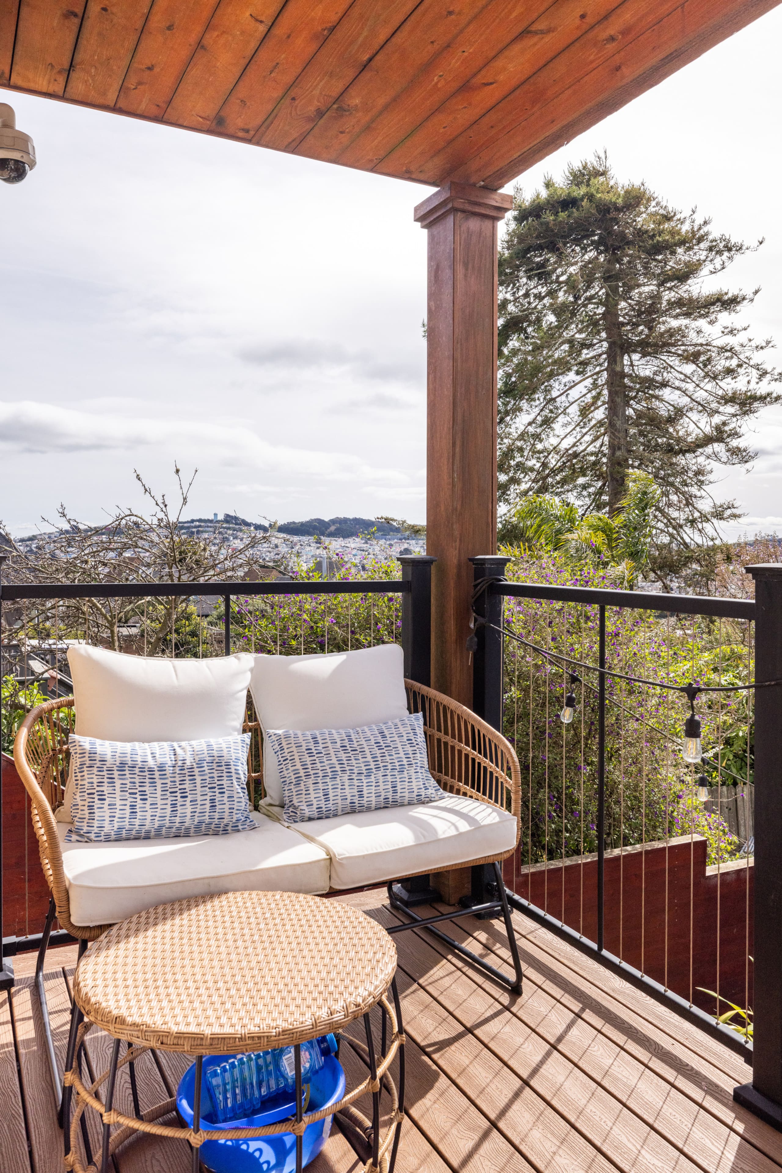 Home in San Francisco · ★4.2 · 2 bedrooms · 3 beds · 1 bath - Image 18