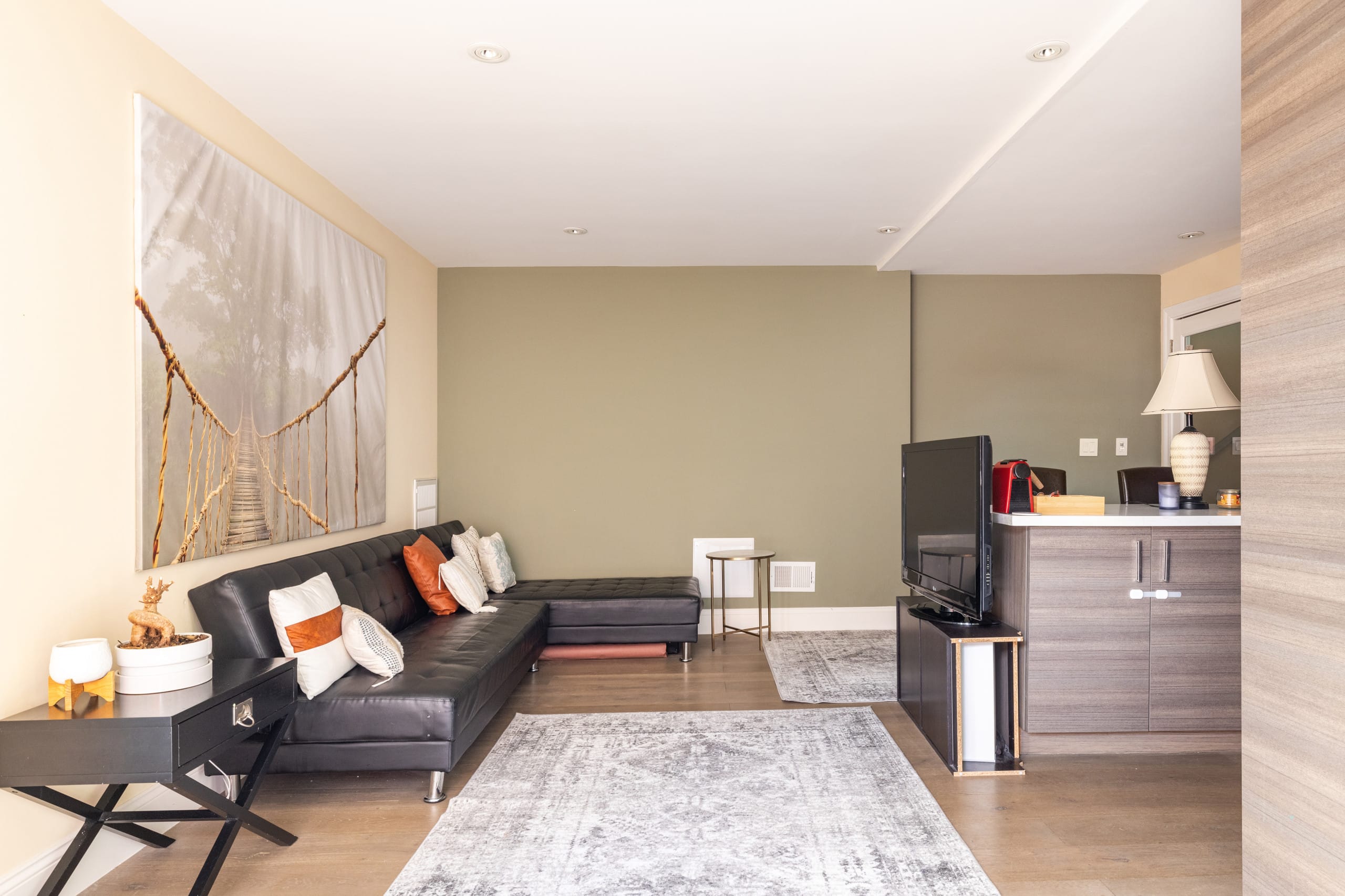 Home in San Francisco · ★4.2 · 2 bedrooms · 3 beds · 1 bath - Image 4