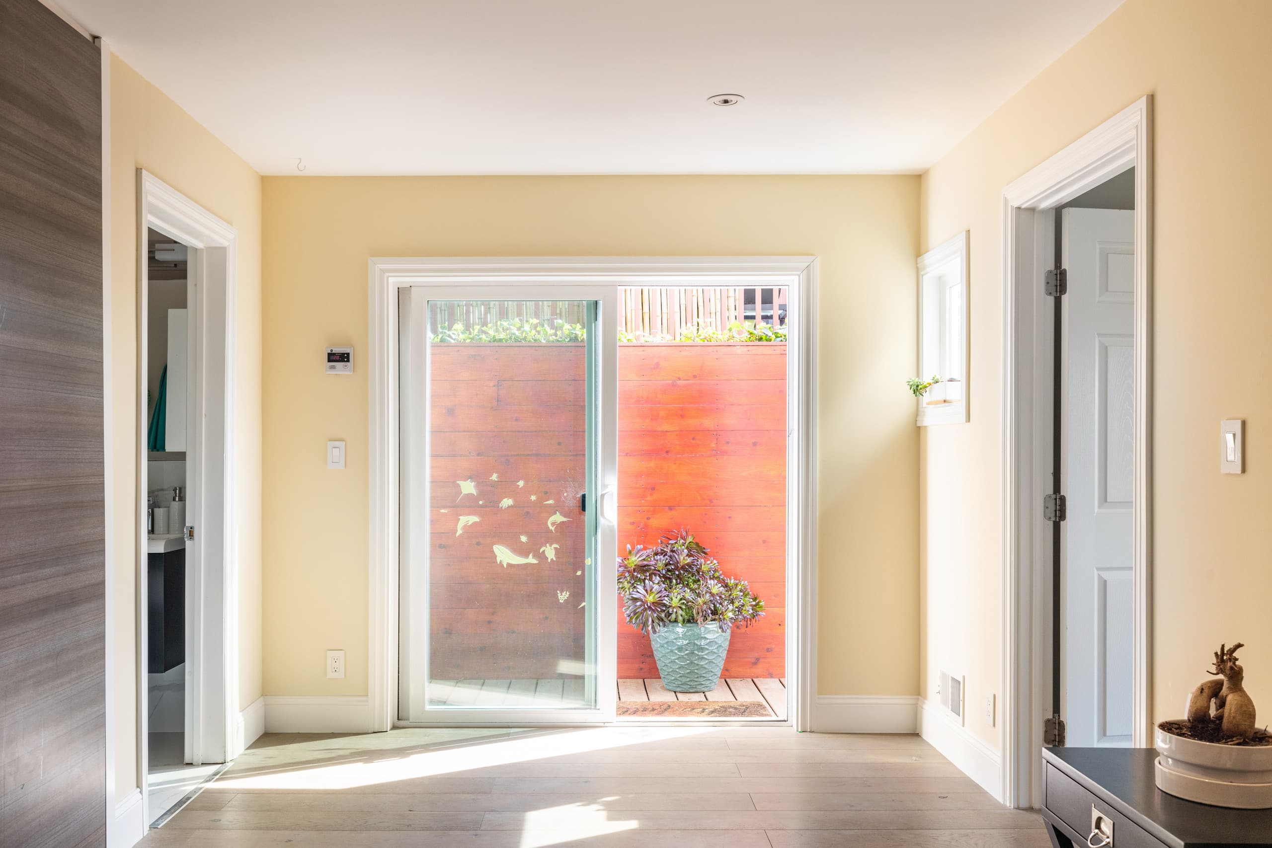 Home in San Francisco · ★4.2 · 2 bedrooms · 3 beds · 1 bath - Image 25