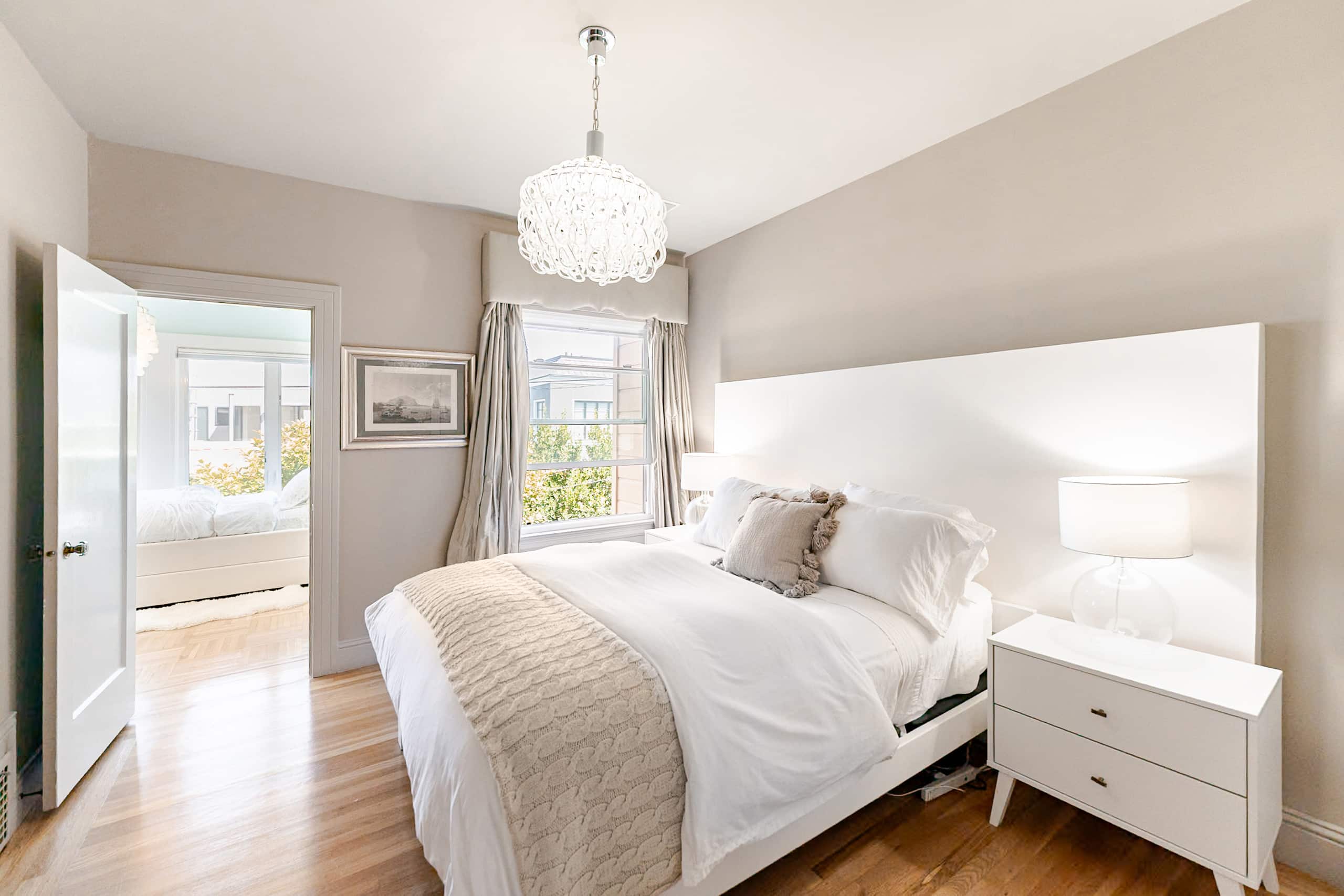 Townhouse in San Francisco · ★4.87 · 2 bedrooms · 2 beds · 1.5 baths - Image 25