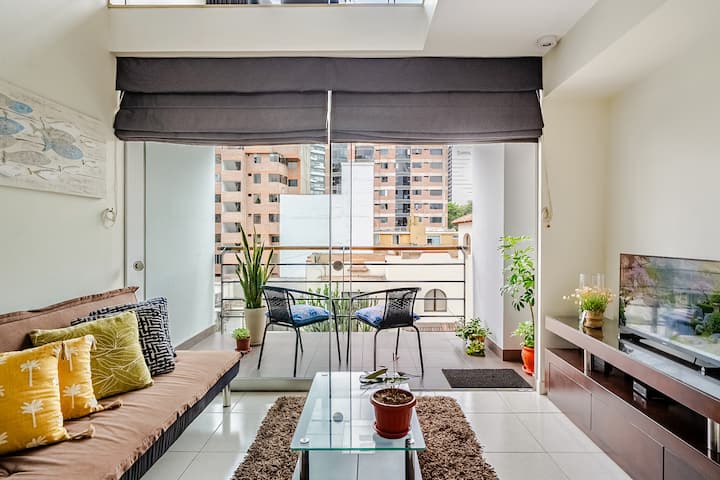 Bright Duplex In Miraflores Steps From The Malecon - Lima