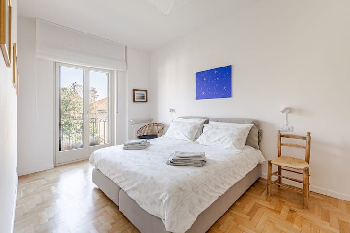 غرفة 2 بسرير مزدوج أو سريرين مفردين. 