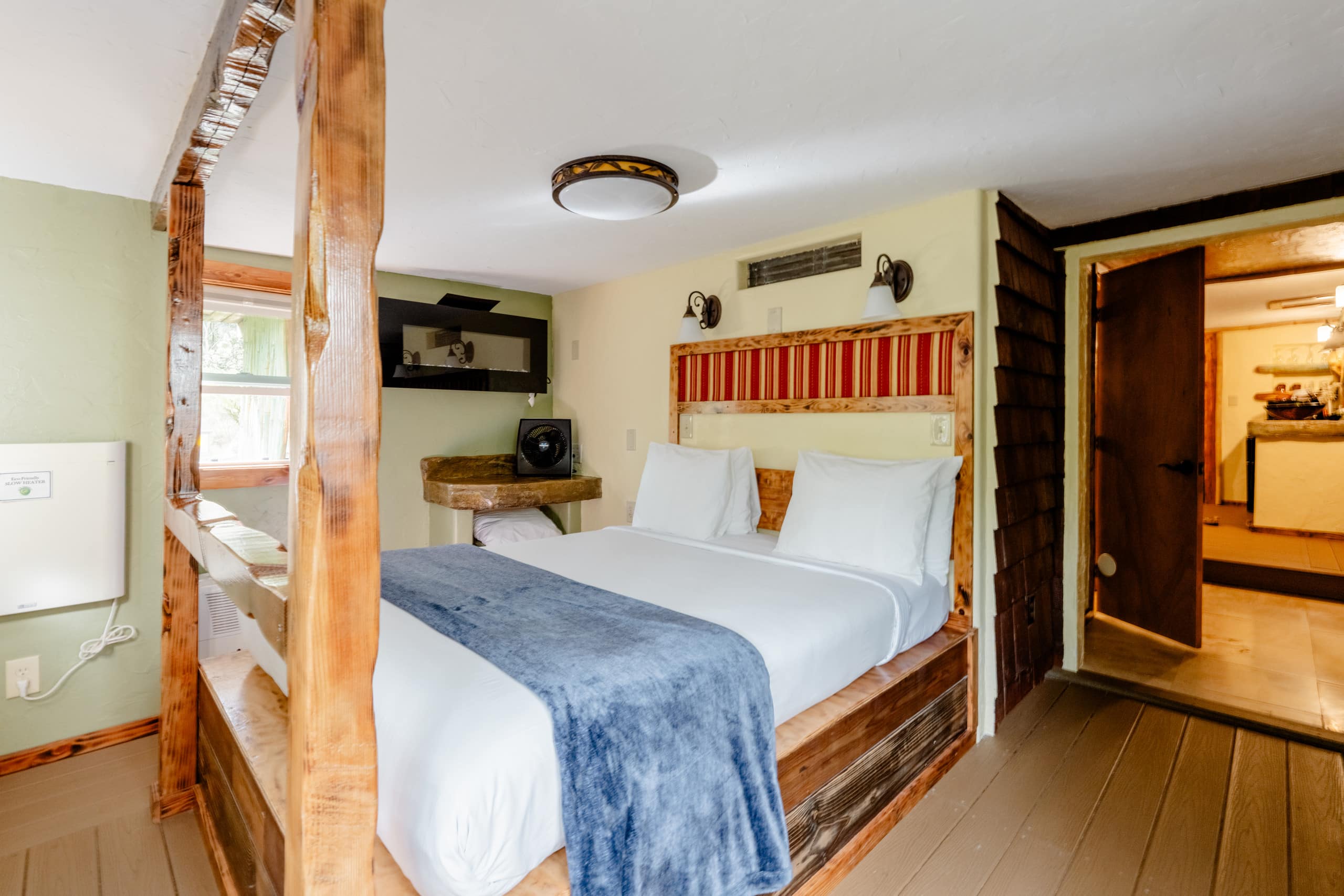 Nature lodge in Volcano · ★4.86 · 1 bedroom · 1 bed · 1 private bath - Image 5