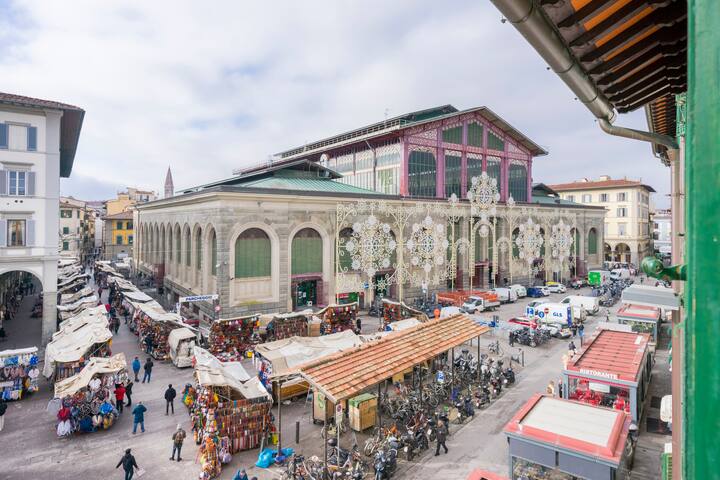 Bright and spacious apartment in the city center gallery image 2
