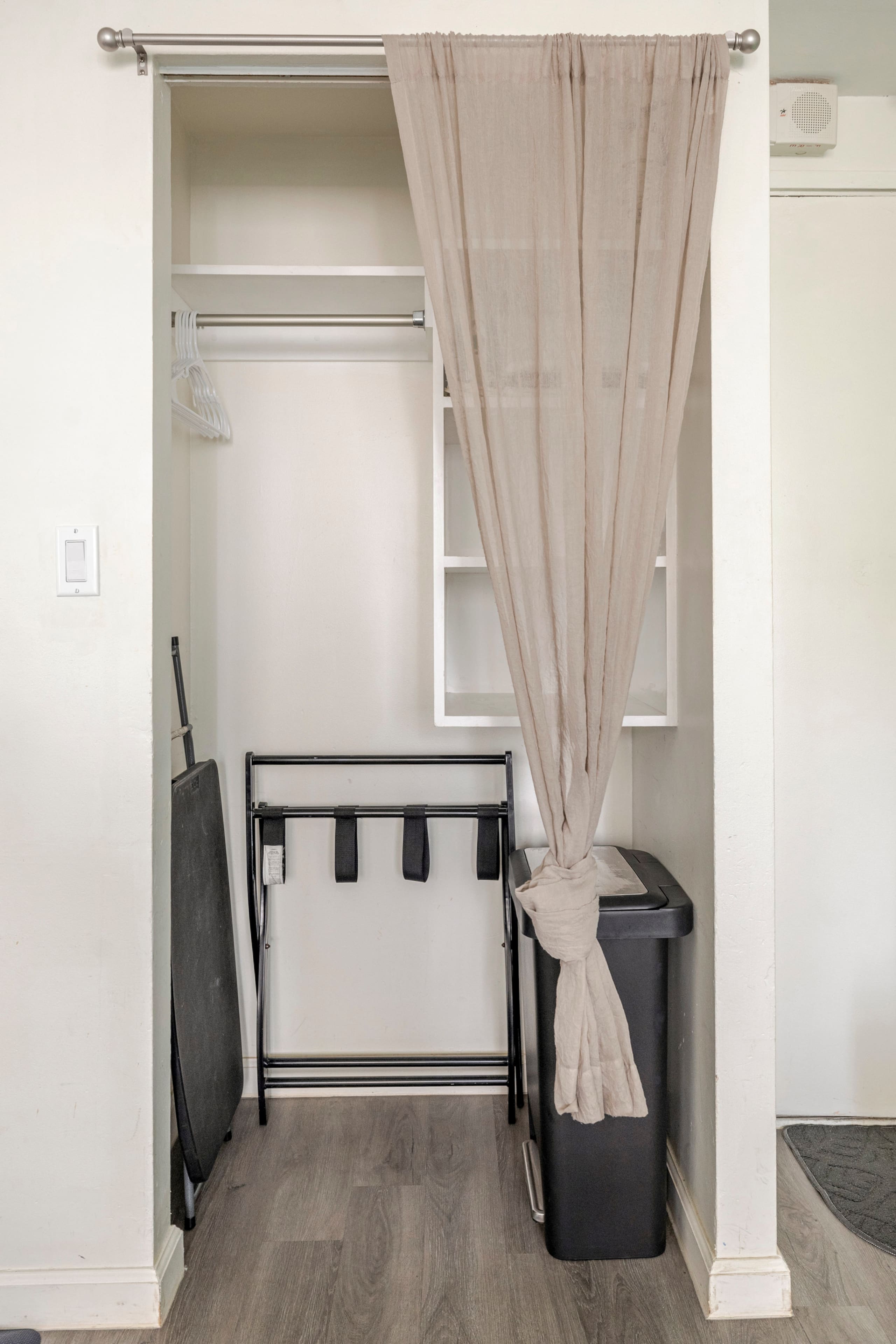 Condo in Honolulu · ★4.89 · Studio · 1 bed · 1 private bath - Image 9