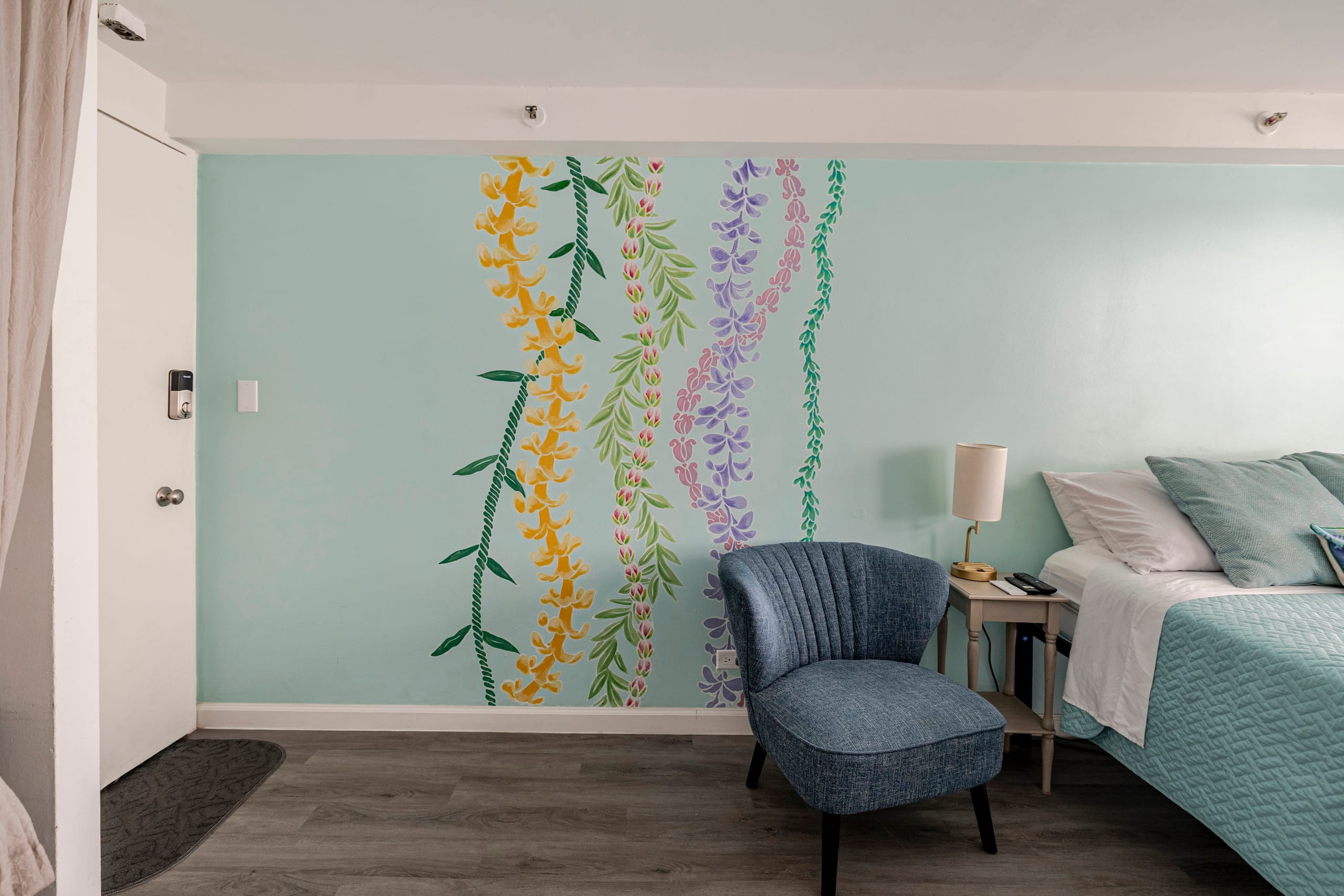 Condo in Honolulu · ★4.89 · Studio · 1 bed · 1 private bath - Image 3