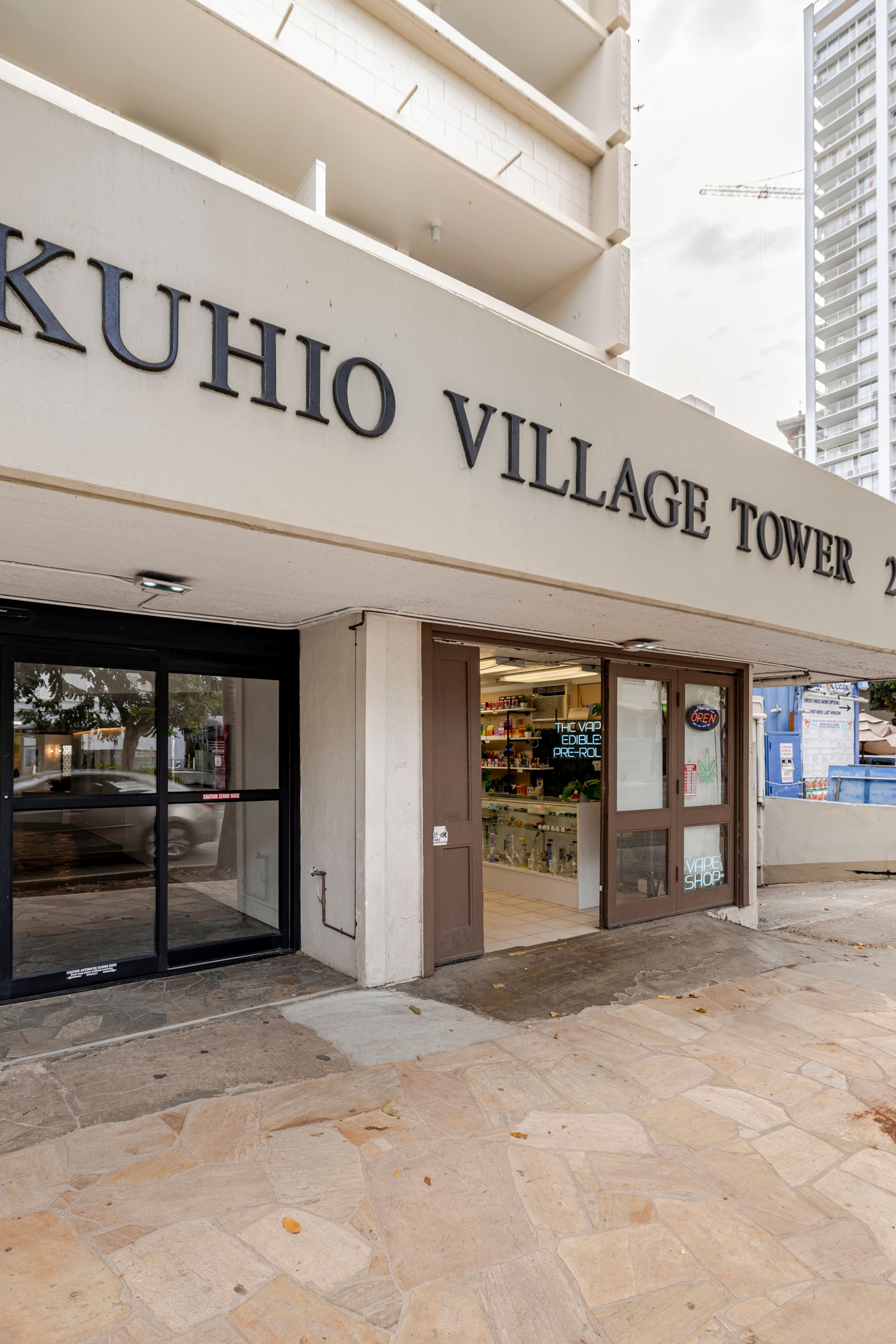 Condo in Honolulu · ★4.89 · Studio · 1 bed · 1 private bath - Image 19