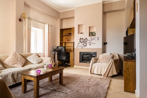 Madalena's home is a cheerful 3 bedroom home.