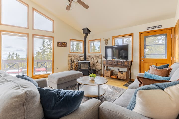 Cozy Family Cabin W/ Hot Tub & Stunning Views! - Alma, CO
