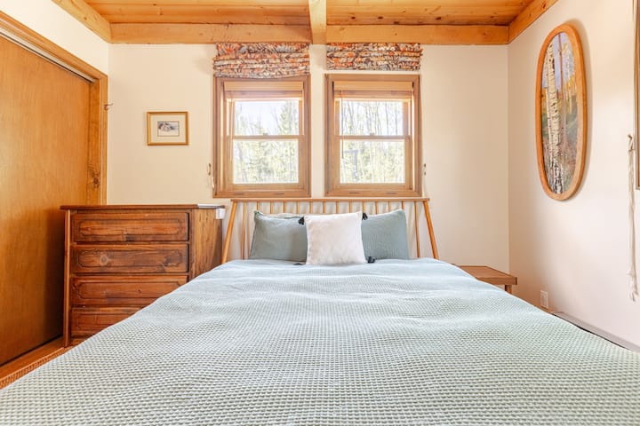 Master bedroom with queen downstairs