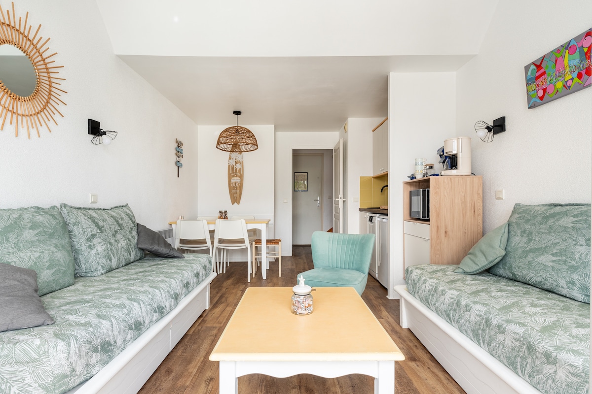 Top Airbnb: Duplex with sea view facing the beach and pool in Fouesnant