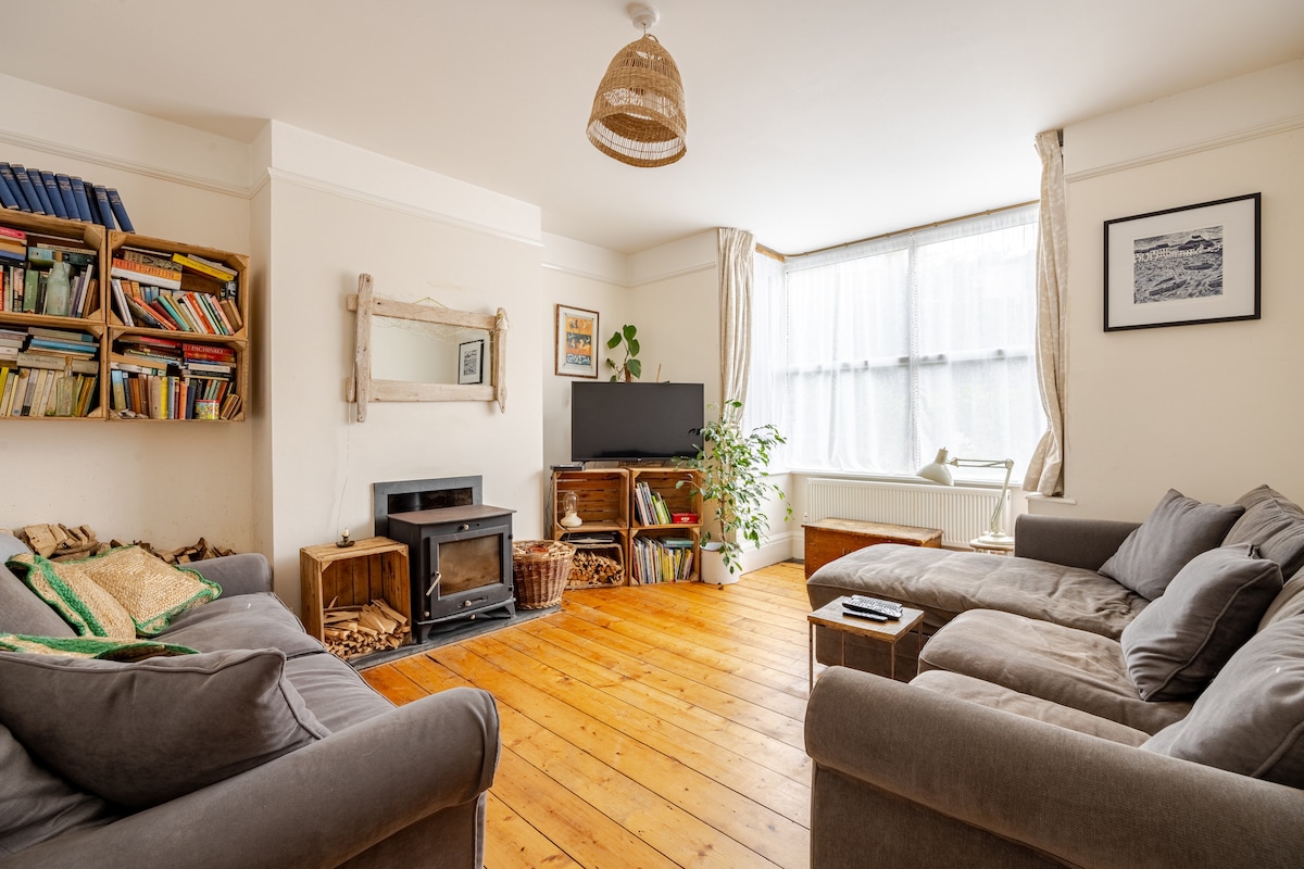 Propriété Airbnb réussie: 3 Bedroom House 5 mins walk to Harbour and Beach à Ilfracombe