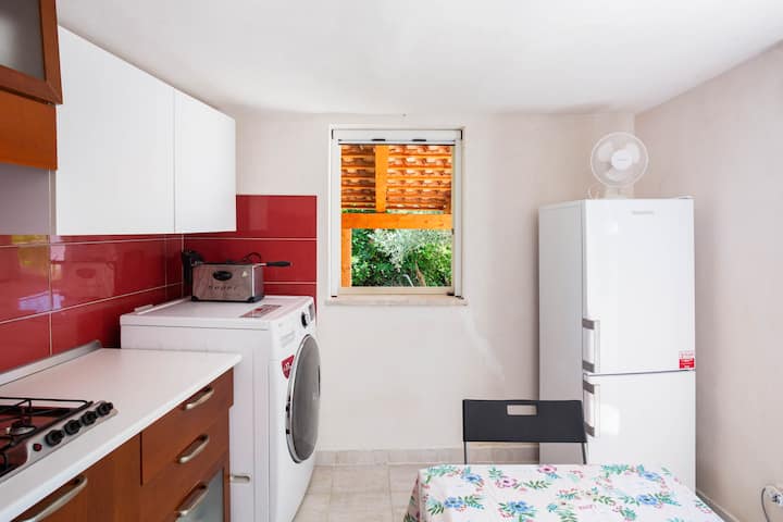 Stanza Con Cucina In Dépendance - Minturno