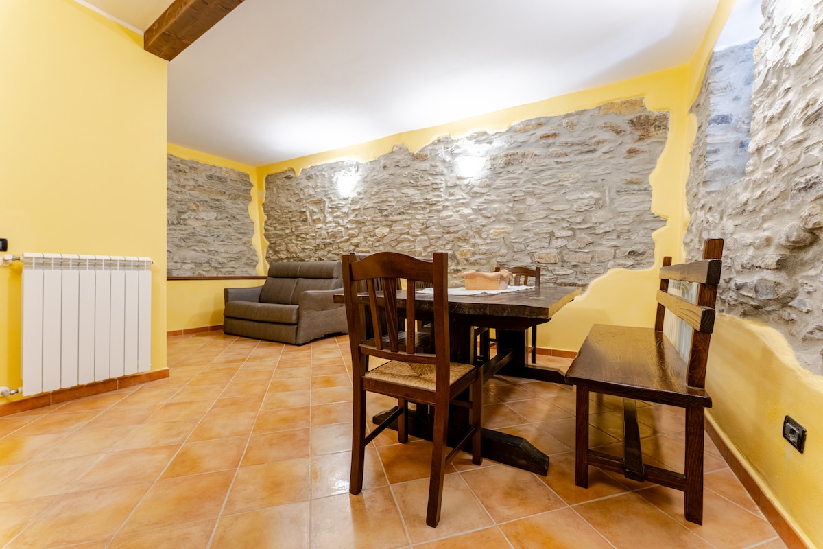 Successful Airbnb property: Ca' Del Ponte - Fornoli - House on Via Francigena in Massa Carrara