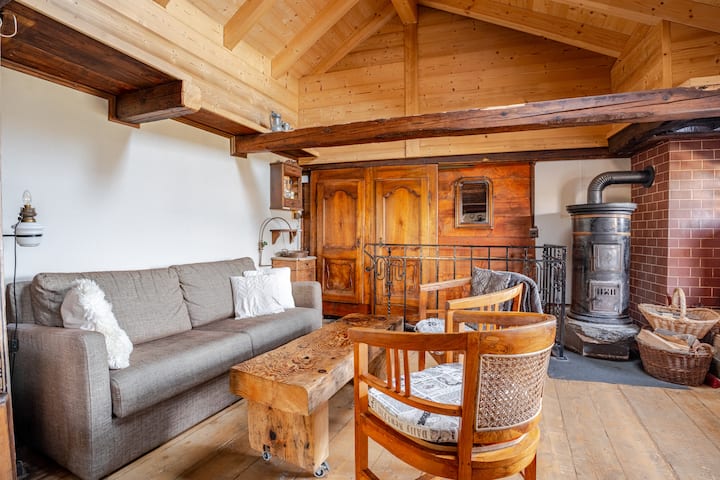 Chalet Typique Et Plein De Charme - Monthey