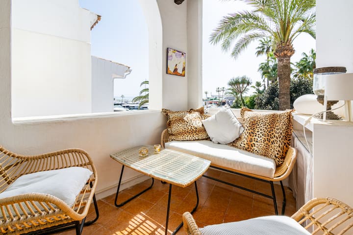 Beautiful Front Line Apartment, Marbella-cabopino - Marbella