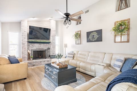 Lake Retreat w/Pool & Hot Tub near Bok tower