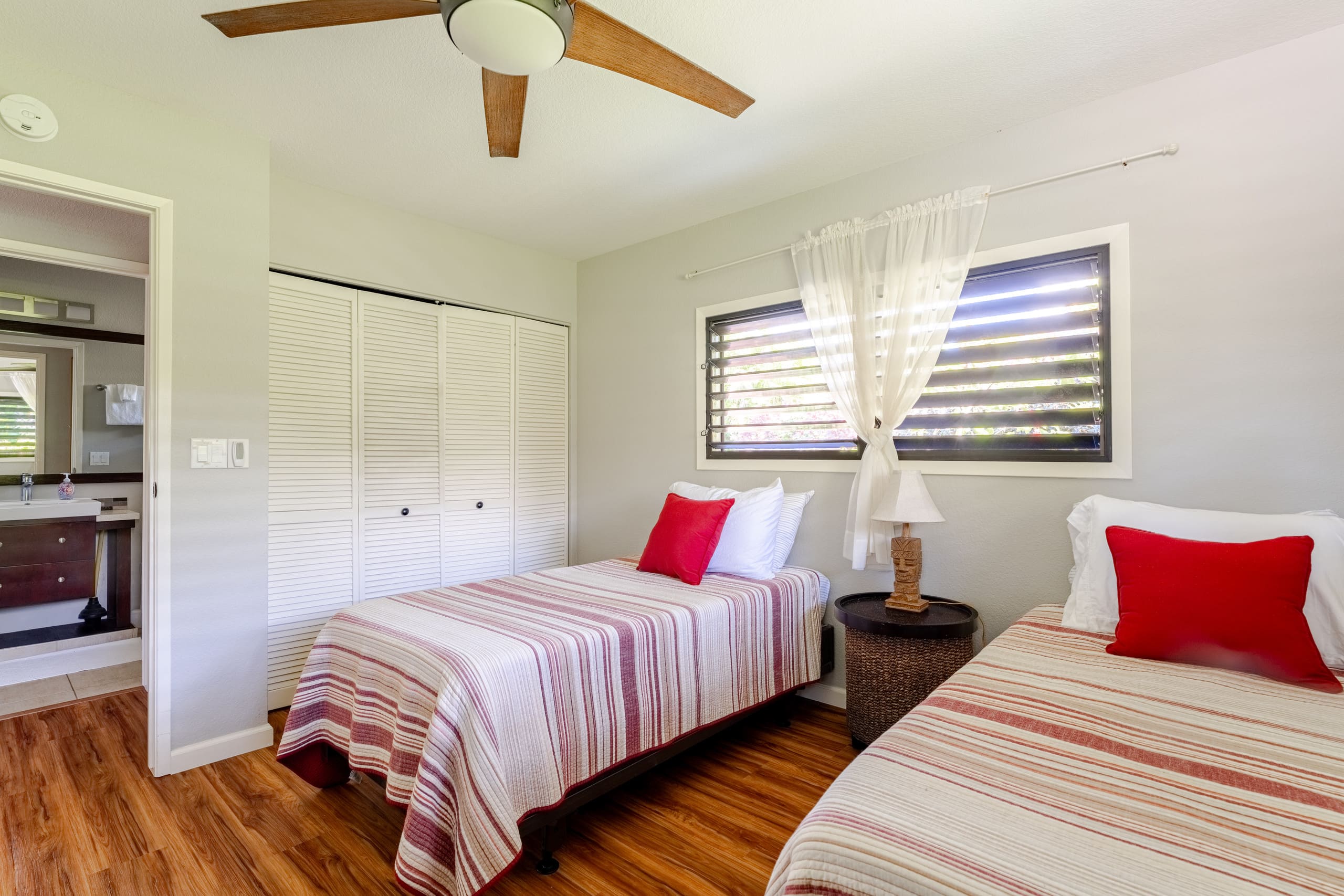 Home in Princeville · ★4.99 · 3 bedrooms · 4 beds · 2 baths - Image 11