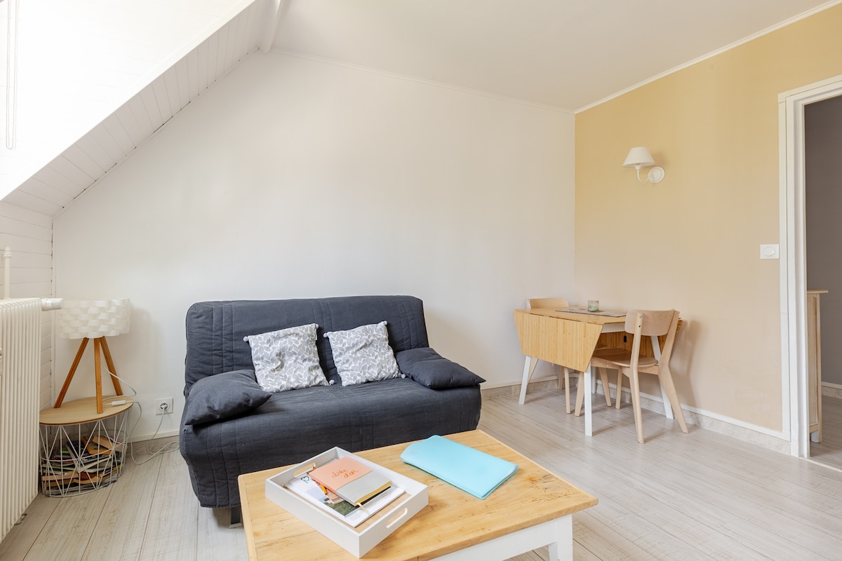 Top performing Airbnb: The threshold near the cathedral in Chartres
