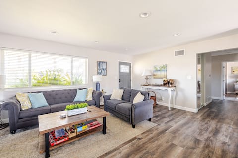 Top Airbnb: Heated pool, Jacuzzi, Serene and Quiet Backyard in Costa Mesa