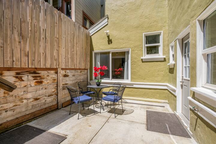 Lake Merritt house gallery image 5