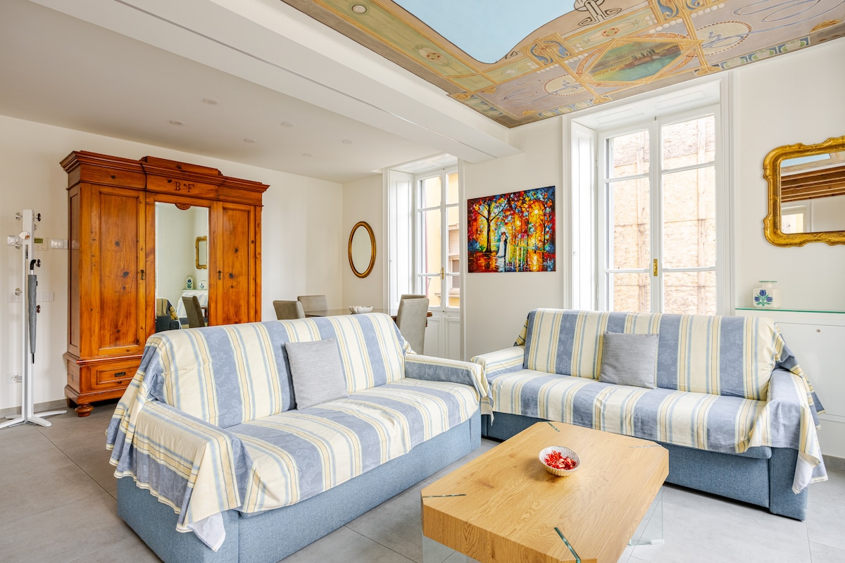 Annonce Airbnb populaire: RESIDENCES OF THE CENTER Domus Aurea à Salò