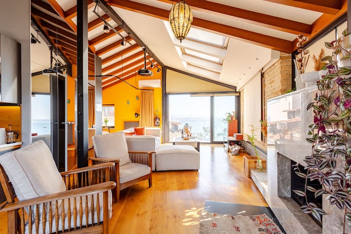 Magic House with Bosphorus View & Istiklal Street gallery image 3