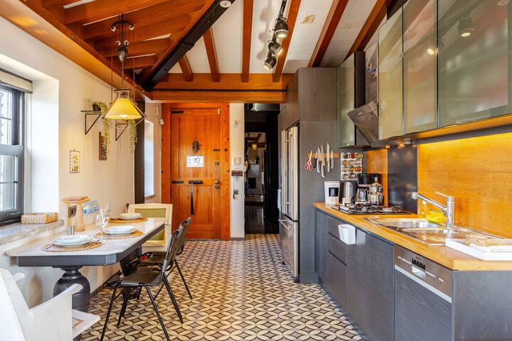 Magic House with Bosphorus View & Istiklal Street gallery image 5