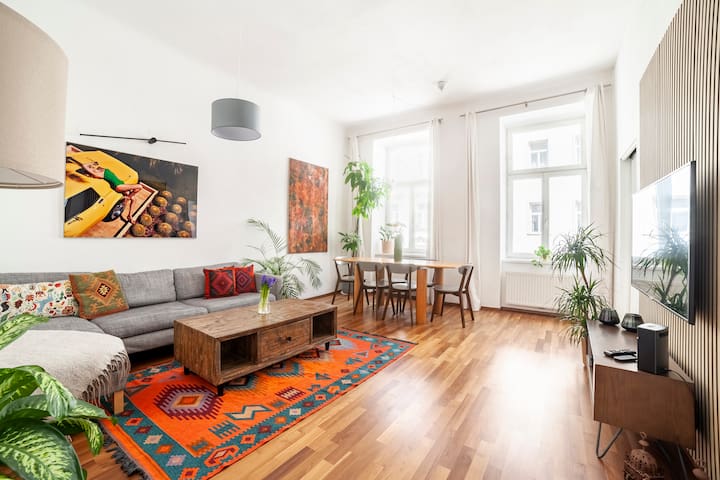 Charming old city apart. sunny balcony in center