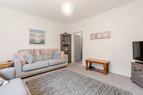 Mill Cottage-Barnoldswick. Cosy and central.
