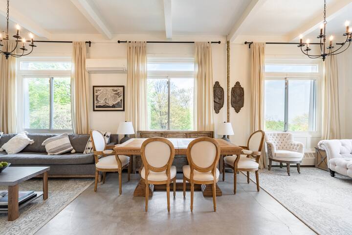 Private NYC castle on the hill with amazing views. gallery image 2