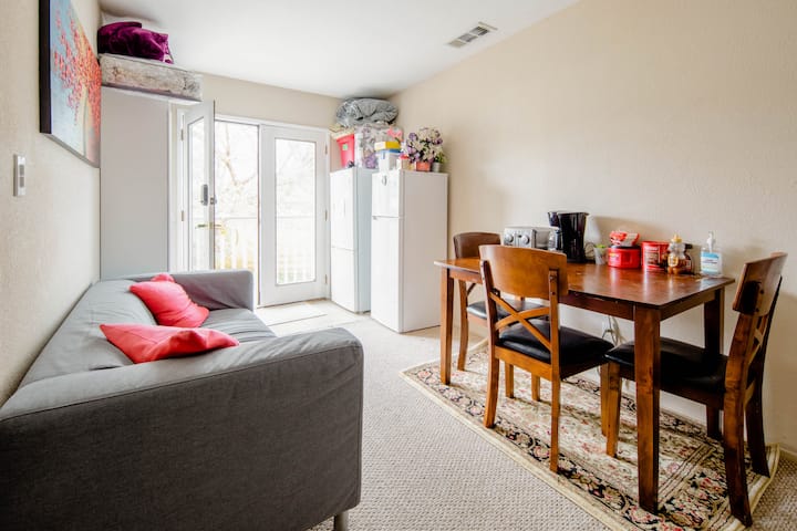 Private Entry Spacious Room W/ Central Heat & Ac - San Diego, CA
