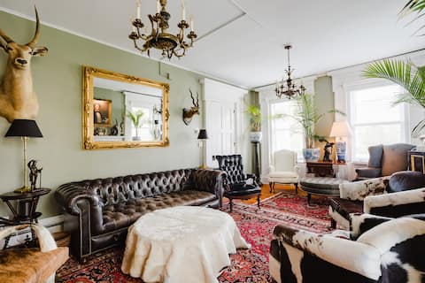 Bedroom With Ensuite Bath in Historic Mansion