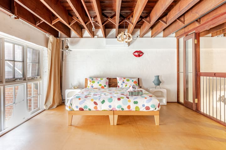 Ralph’s Place – in Fremantle’s West End. gallery image 3