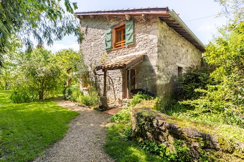 Lovely Country Cottage, Pool, Garden, 2-6 Guests