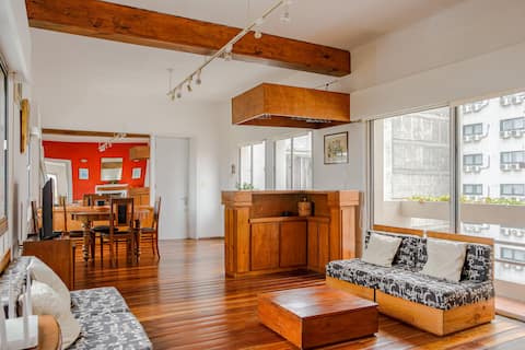 Location - Penthouse in MVD w/Garage & Transfer