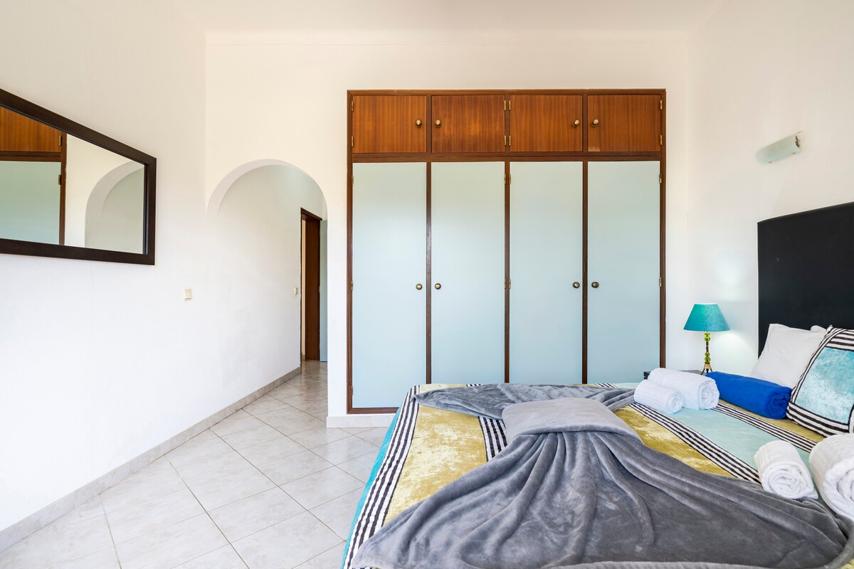 Dormitorio principal en el piso superior