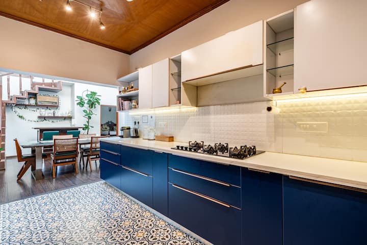 Full kitchen image 2