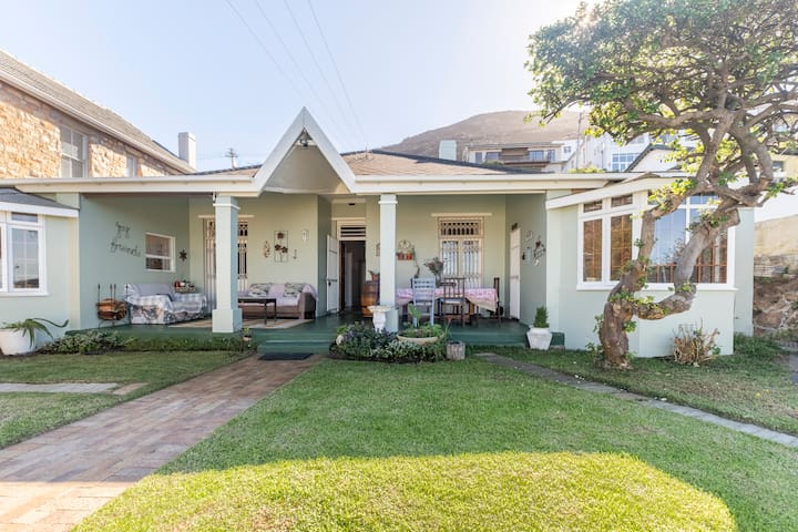 Lovely home in historic Kalk Bay with sea views