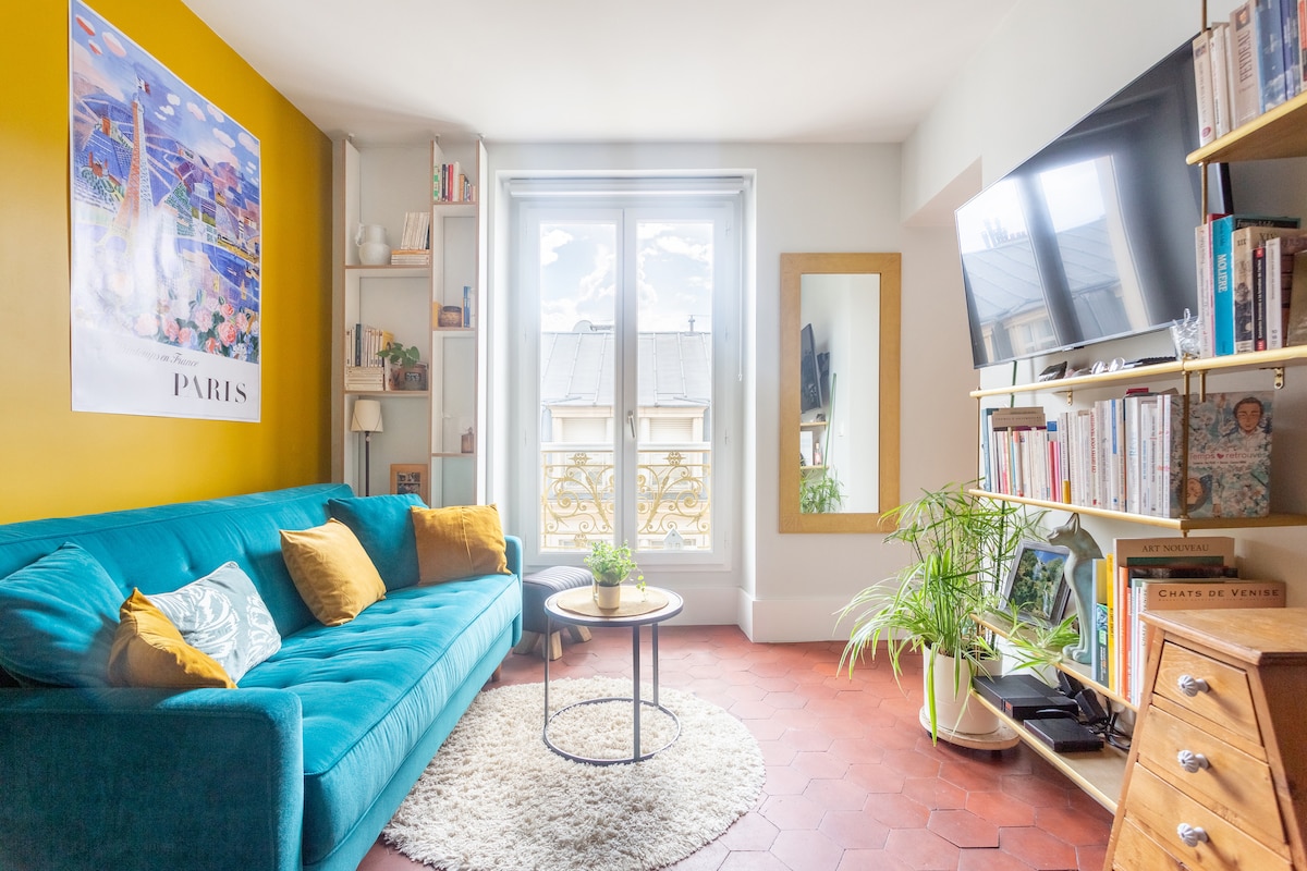 Top Airbnb: Cozy 2-room apartment in the heart of Belleville in Paris 19e Arrondissement