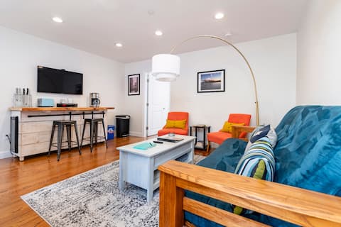 Popular Airbnb listing: Amazing Location in Little Italy with Roof Deck in Central Boston