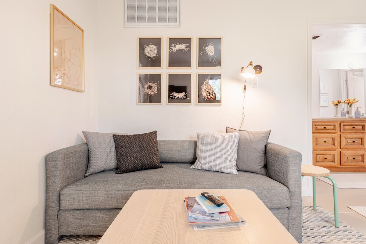 Quiet, bright corner unit with covered parking