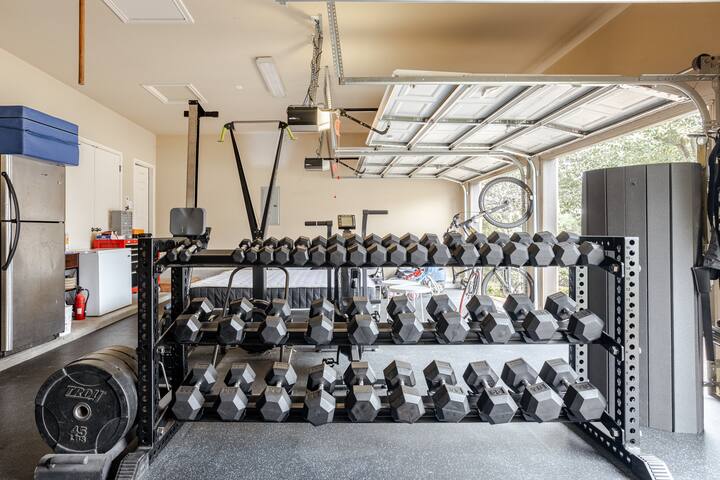 Family Oasis • Gym • Pool • Sauna • Cold Tub gallery image 5