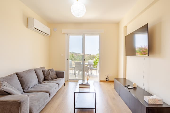 Roman Park - 2 Bedroom + Patio / Garden - Pafos